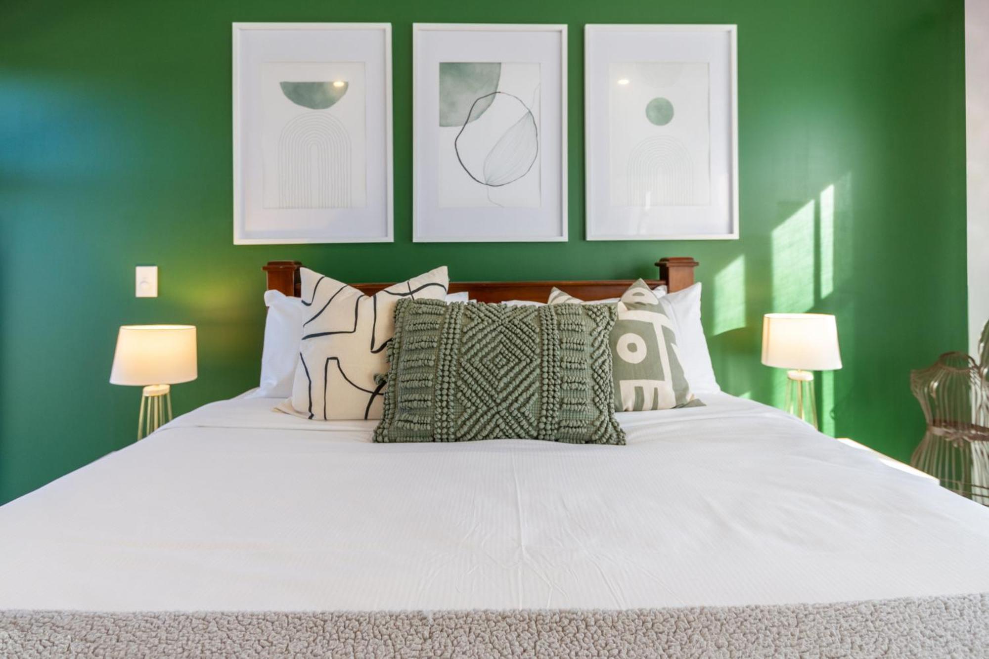 Gorgeous In Green - 2 Bed Central Oasis W/King Bed كريستتشيرش المظهر الخارجي الصورة