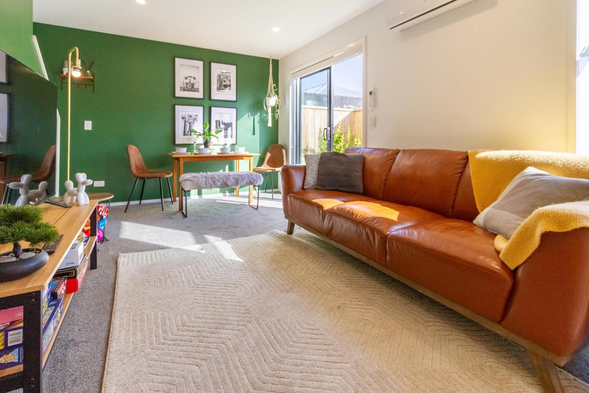 Gorgeous In Green - 2 Bed Central Oasis W/King Bed كريستتشيرش المظهر الخارجي الصورة